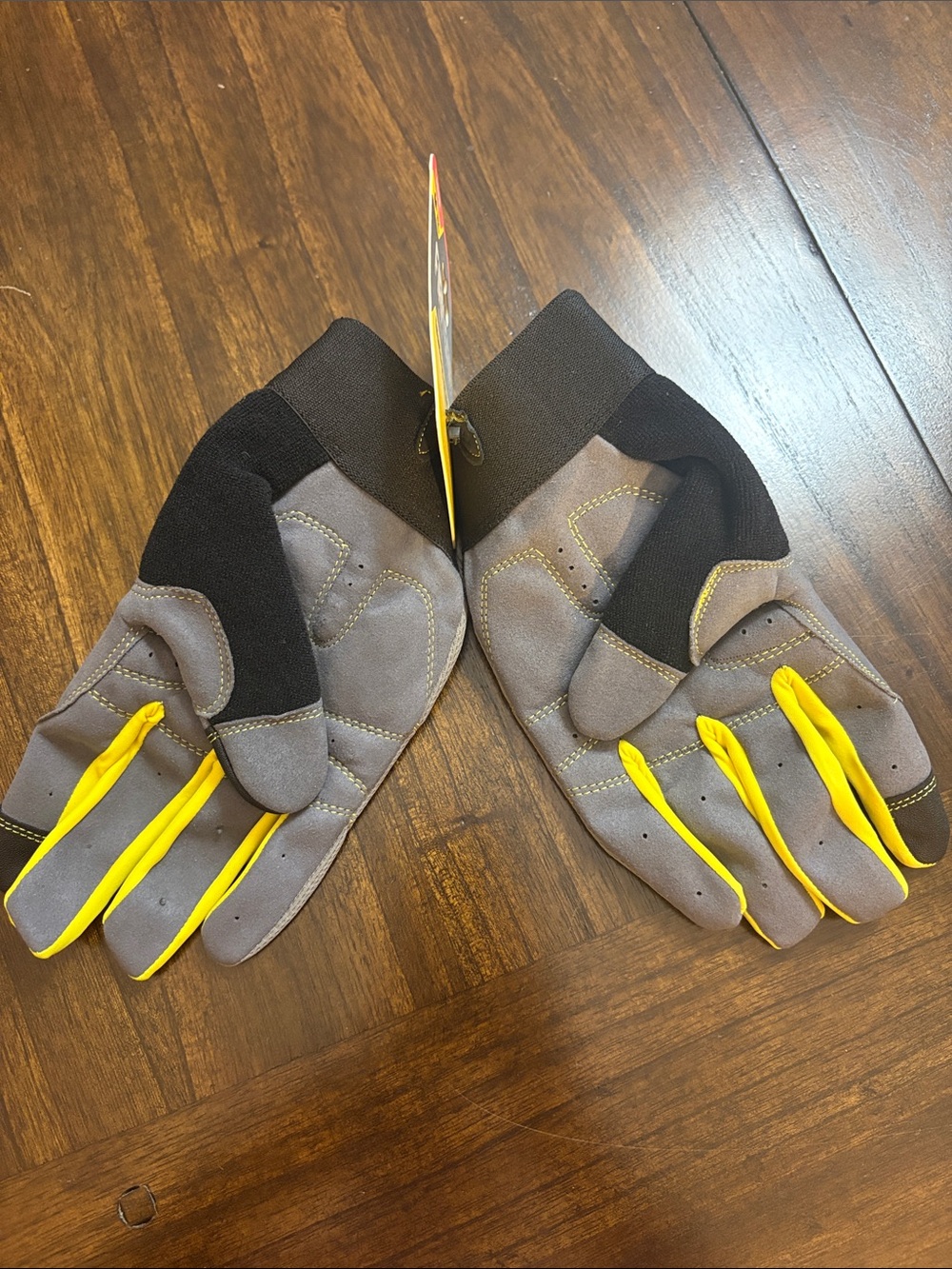 Firm Grip - Picture 3 of 5